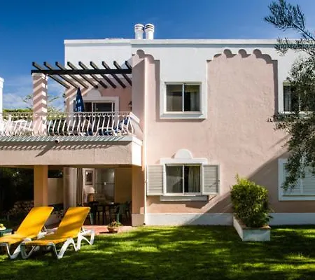 Sleeps 4 Air Con Wifi